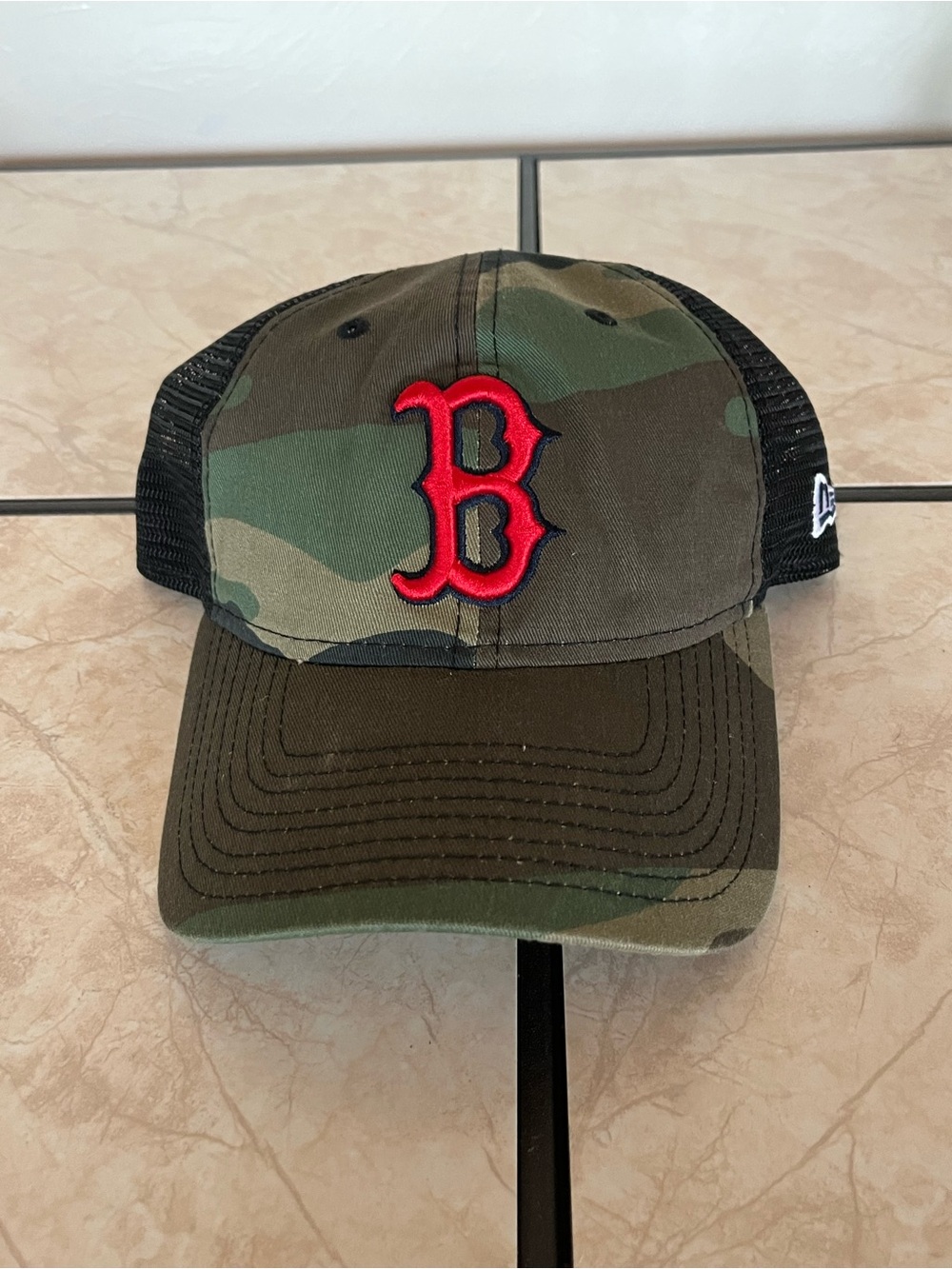 New Era Unisex Boston Red Sox Camo Trucker Hat - Olive/Black/Red